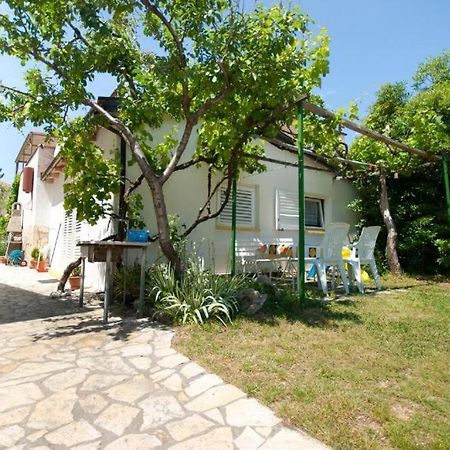 Sunny Grandma'S Garden Apartment Baška Екстериор снимка